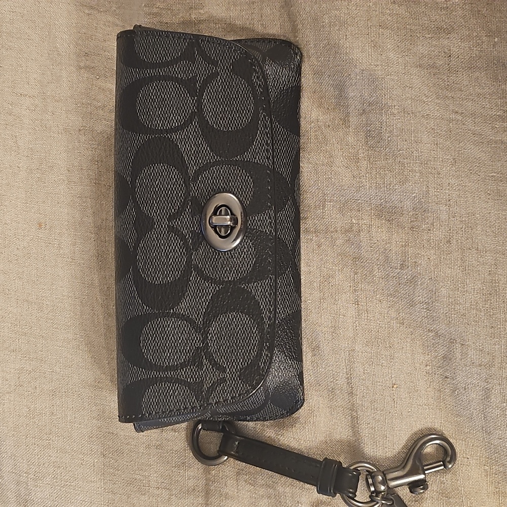 Coach Signature Canvas Glasses / Sunglasses Case.